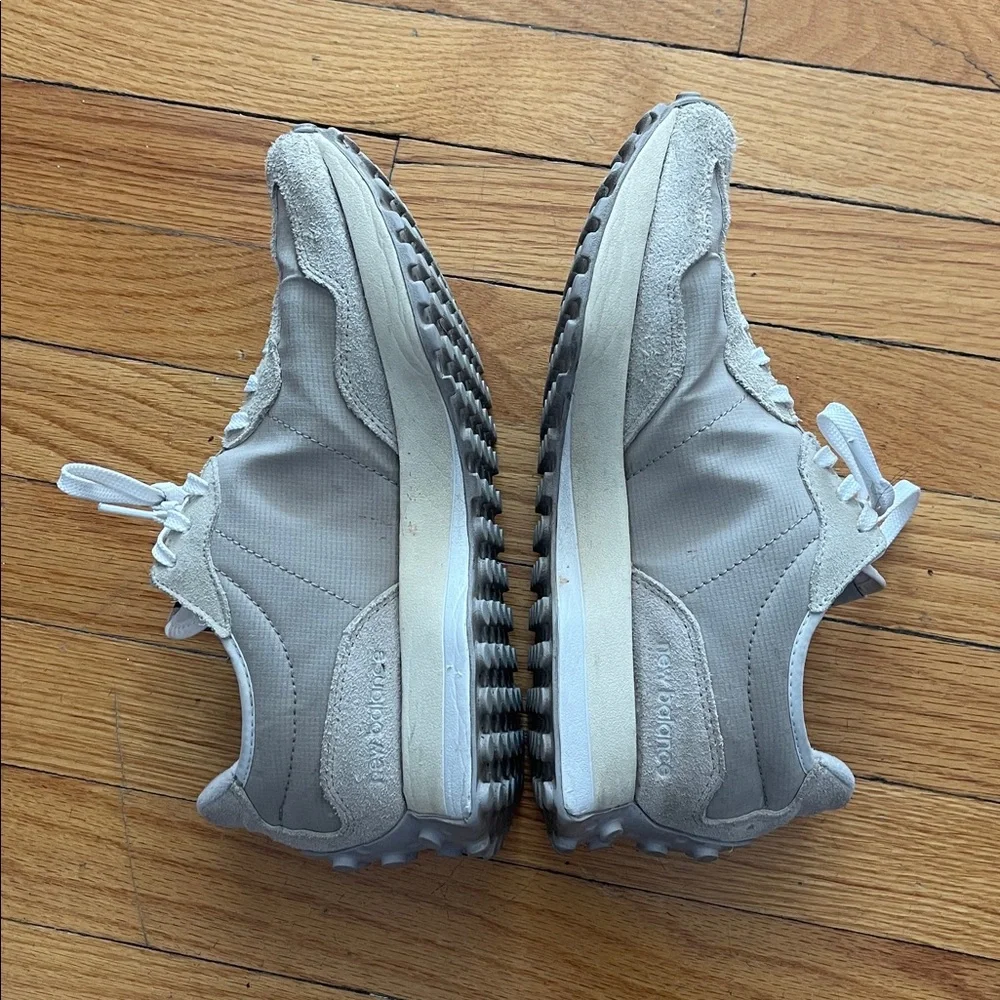 New Balance 327 Cream and White - Picture 5 of 6